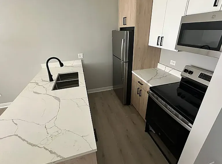 312 N Austin Blvd #4W — Photo 4