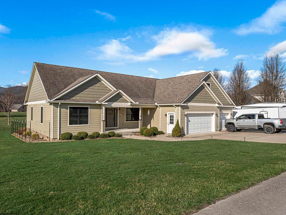 1st image of 335 Sullivan Dr