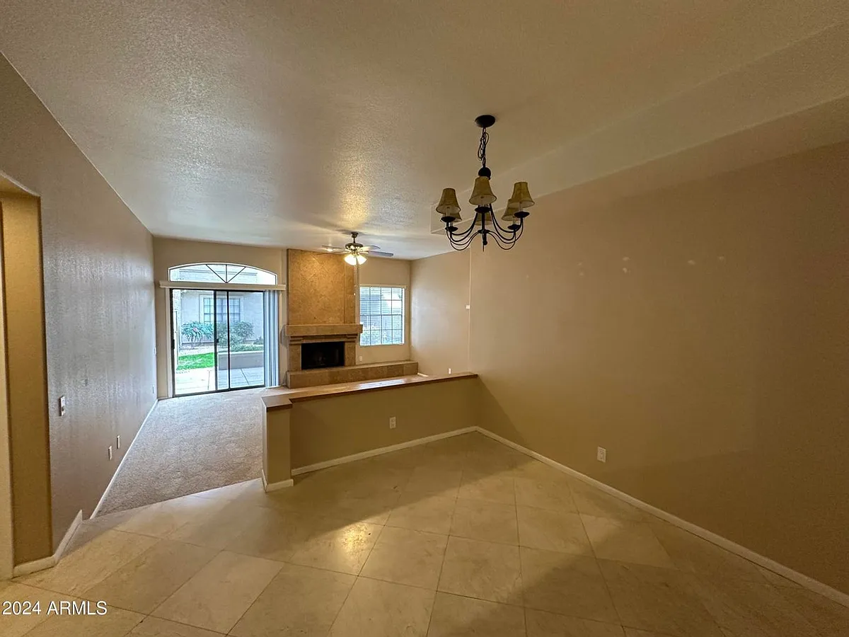 Building Photo - 10017 E Mountain View Rd #1073