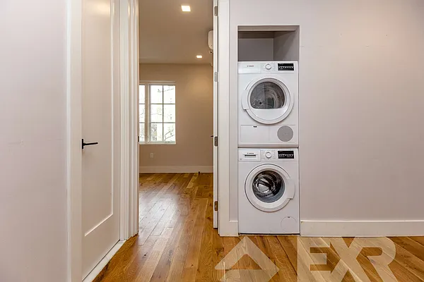 Rented by EXR | media 4