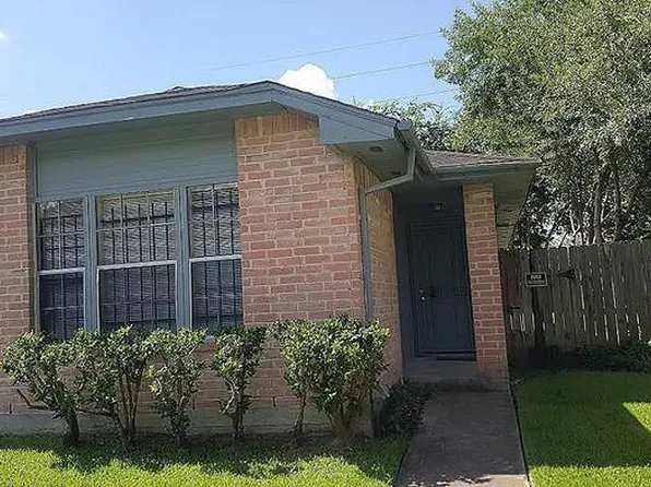 6717 Greenyard Dr, Houston, TX 77086