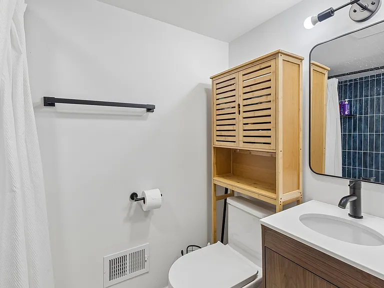 2231 Pemberton St — Photo 30