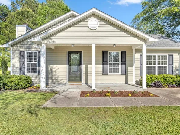 350 Lands End Ln, Jacksonville, NC 28540