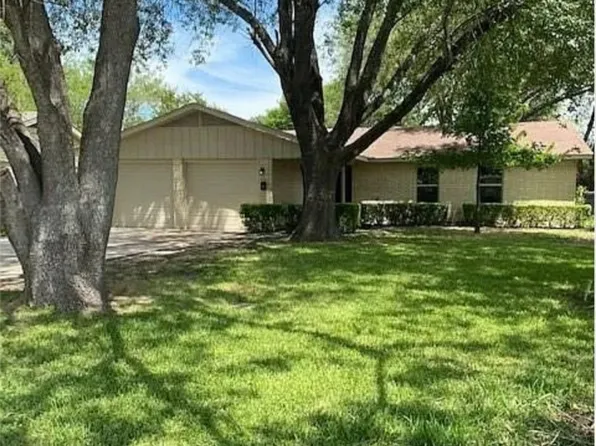 2109 S 11th St, Temple, TX 76504