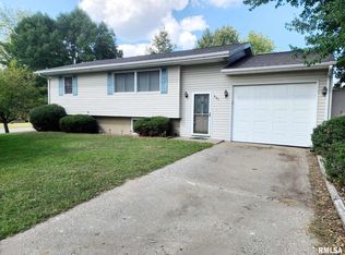 801 Southern Ln, Quincy, IL 62305