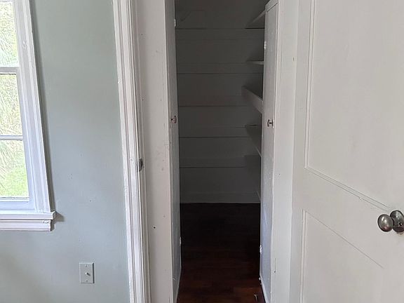 BEDROOM CLOSET