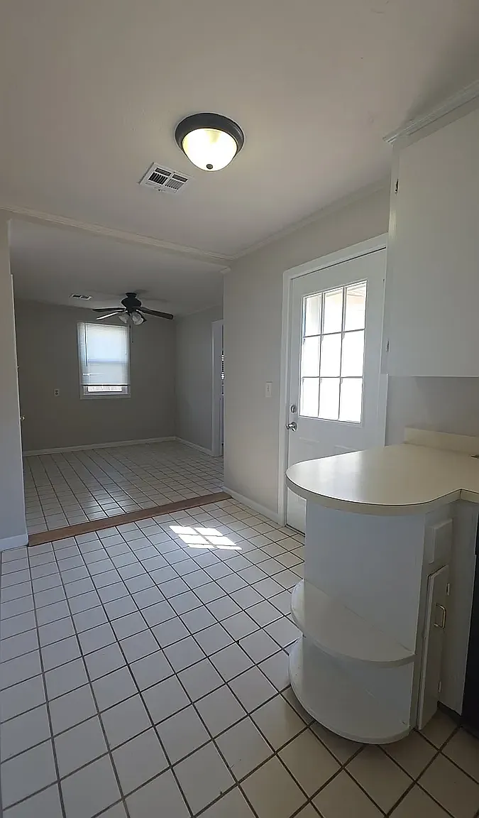 2 bed, 1122 sqft, $1,500 — Photo 4