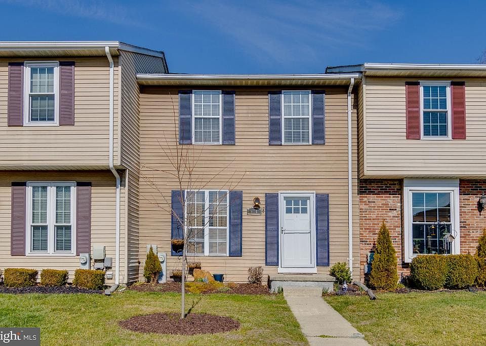 1st image of 674 Paddle Wheel Ct W