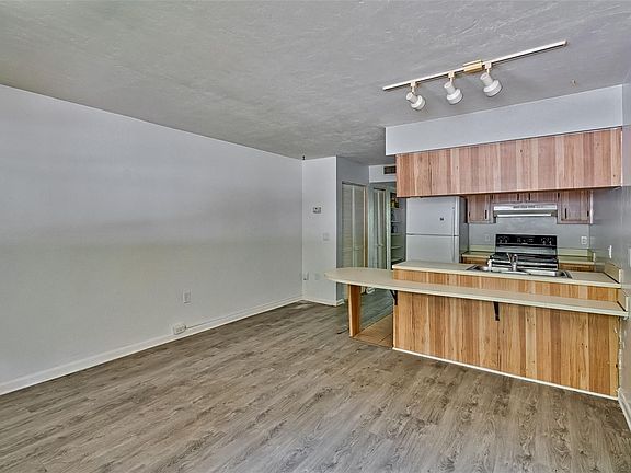 3rd image of 1923 NW 23rd Blvd APT 115