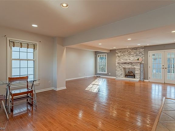 3rd image of 19226 Scottsdale Blvd
