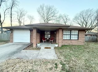 724 S Lake Ave, Okmulgee, OK 74447