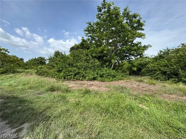 2707 NE 22nd Pl, Cape Coral, FL 33909