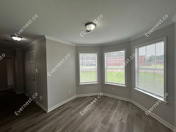 4th image of 574 Greencliff Dr