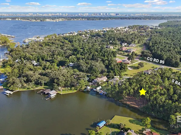 4 S Bayou Dr #4, Elberta, AL 36530