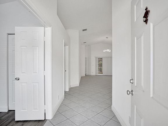 5th image of 133 Caribe Court
