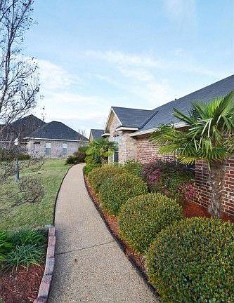 2nd image of 5078 Longstreet Pl