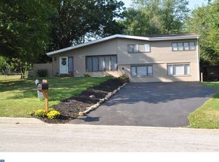 1526 Sylvan Dr, Blue Bell, PA 19422