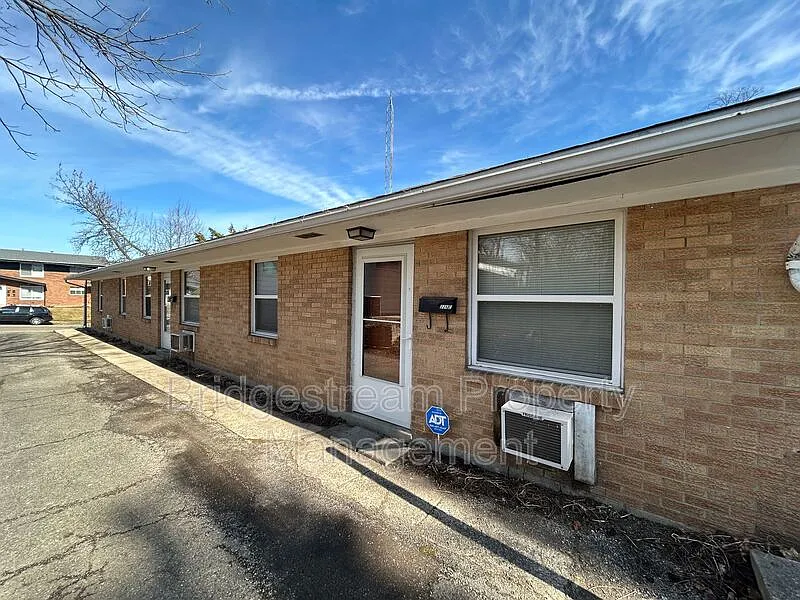 1 bed, 1.0 bath, 552 sqft, $650 — Photo 1