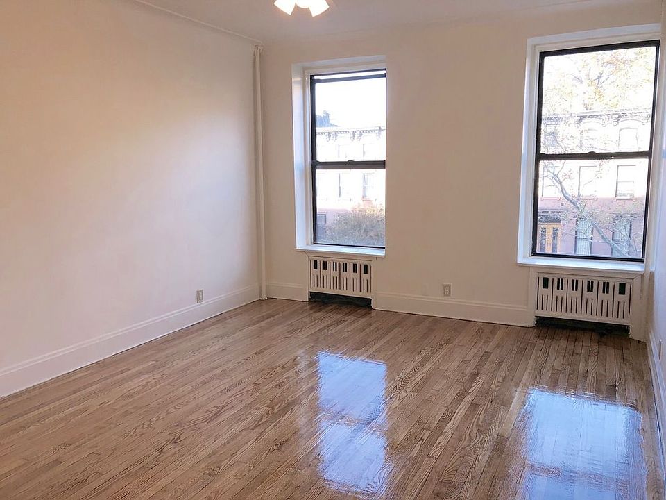 1st image of 210 Park Pl APT 3B