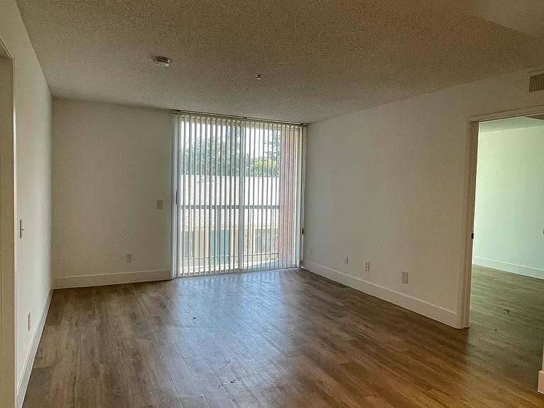 2030 Fair Park Ave #10 — Photo 10