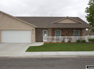 805 Sagebrush Dr, Worland, WY 82401
