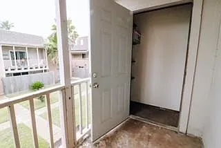 2 bed, 1.0 bath, 799 sqft, $1,600 — Photo 4