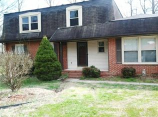 1716 Candlewood Ct, High Point, NC 27265