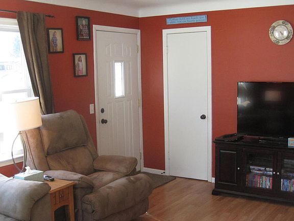3rd image of 6302 Parkview Ave