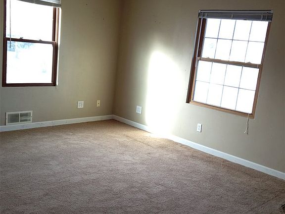 5th image of 813 Marie Ave