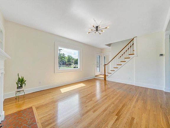 5th image of 3116 Spring Rd SW