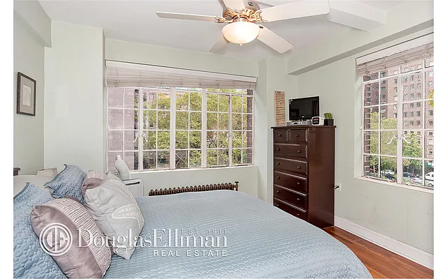 Sold by Douglas Elliman | media 15