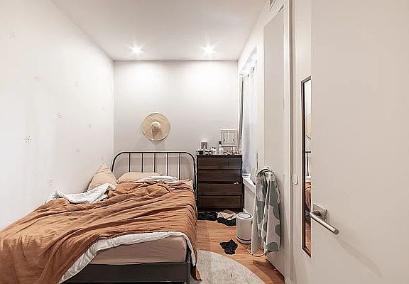 4th image of 662 Park Pl #2B