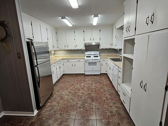 2nd image of 14069 Ole Rd