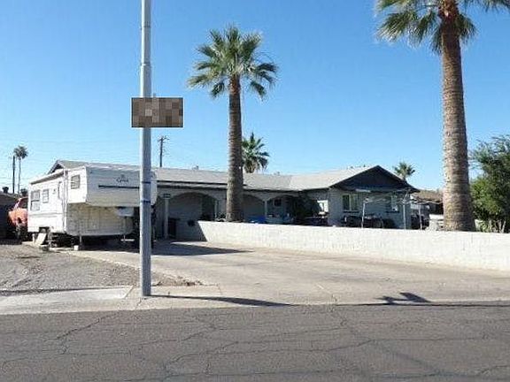 3rd image of 3041 N 39th Dr