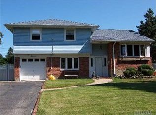 11 Ashland Dr, Kings Park, NY 11754