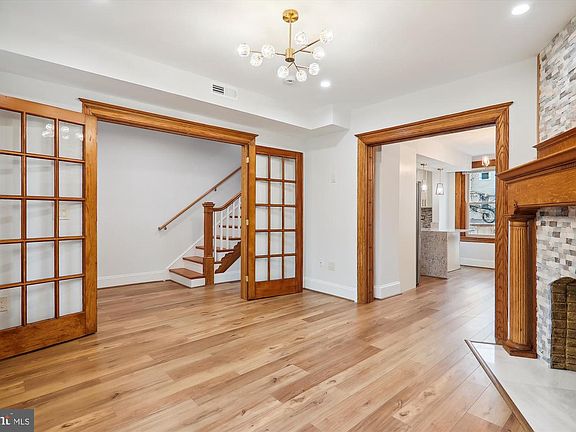 3rd image of 721 Quebec Pl NW