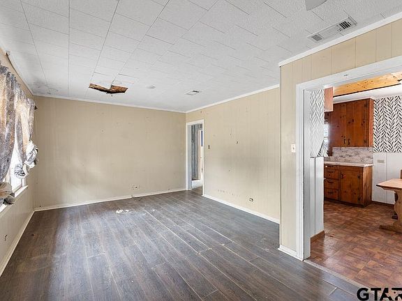 4th image of 608 Lawrence St