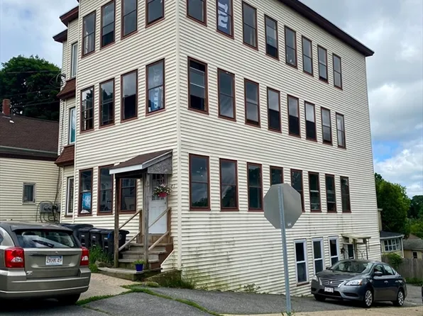 81 Greenwood St, Gardner, MA 01440