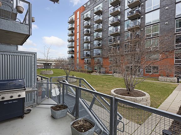4th image of 720 4th St N #115