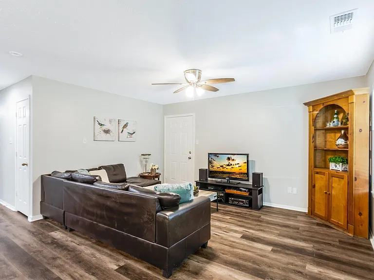 209 Cooner St #B — Photo 4