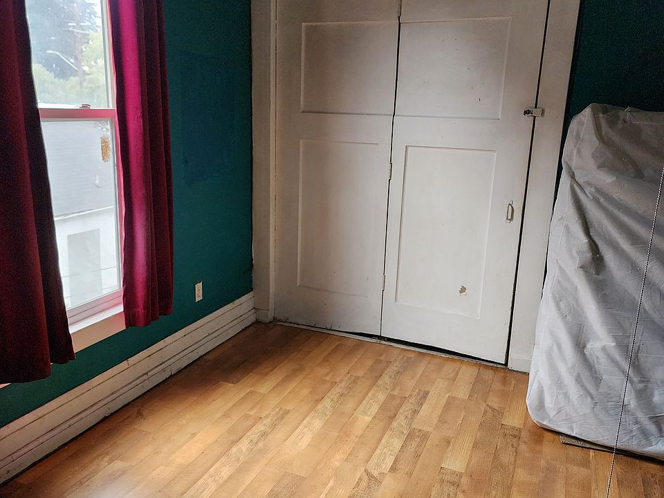 1st image of 440 E Magnolia St
