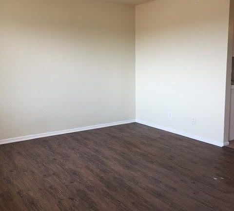 3rd image of 12512 Oxford Ave APT 6