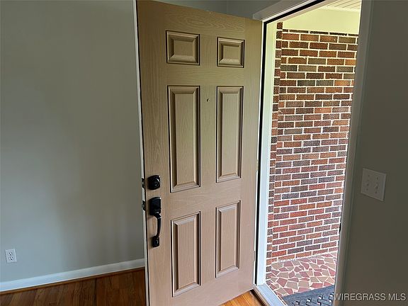 2nd image of 204 Holly Hill Rd