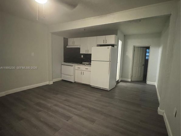 7802 NW 8th Ave APT 3
