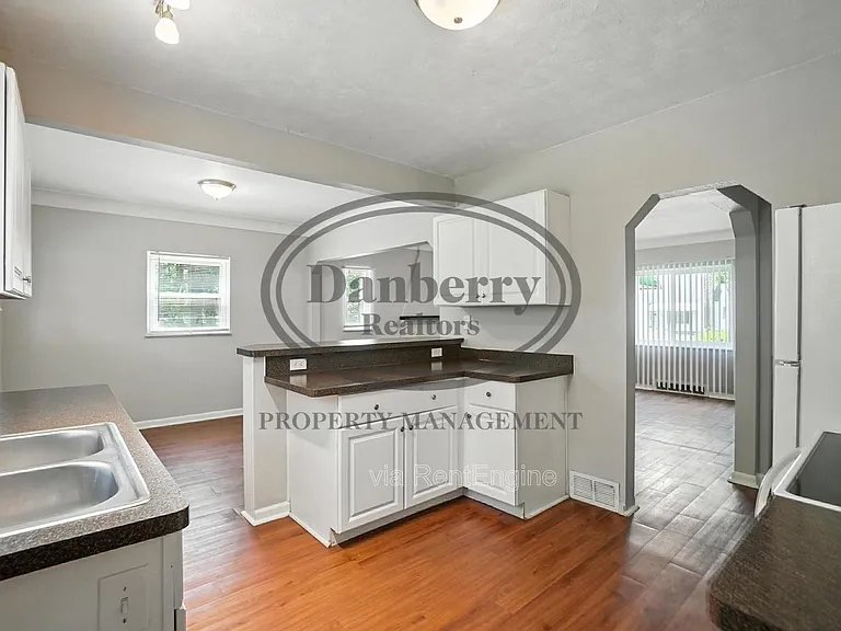 822 Searles Rd — Photo 16