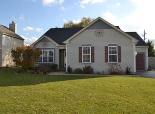 1206 Water Stone Cir, Wauconda, IL