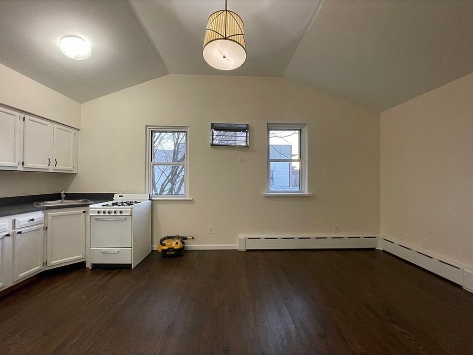 1st image of 40-18 Ditmars Blvd #2RR