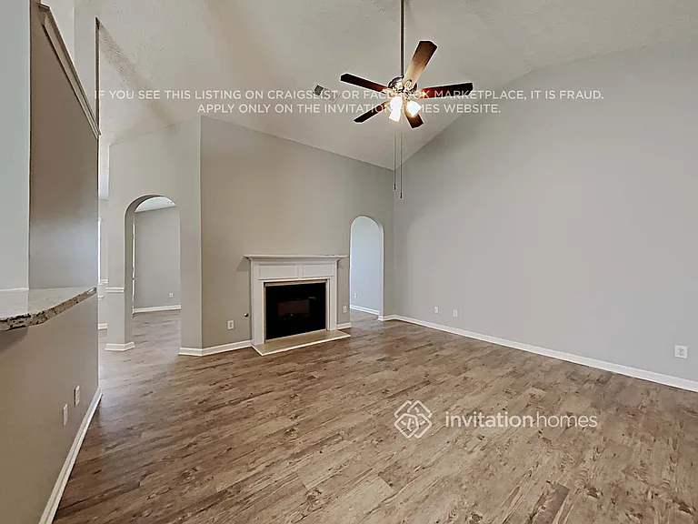1317 Kent Mnr — Photo 4