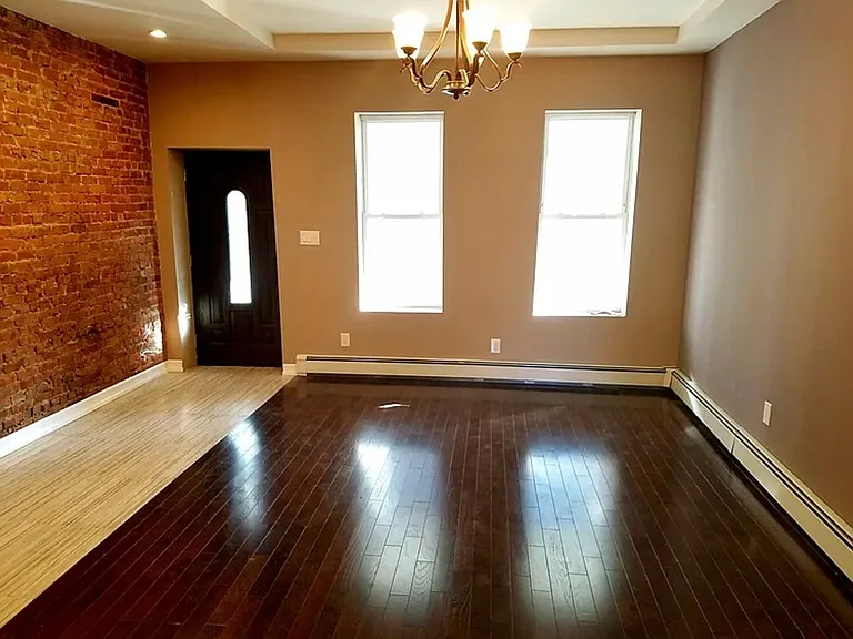 2137 Belmont Ave — Photo 11