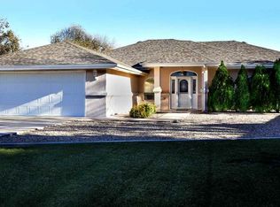 9 El Arco Iris Dr, Roswell, NM 88201